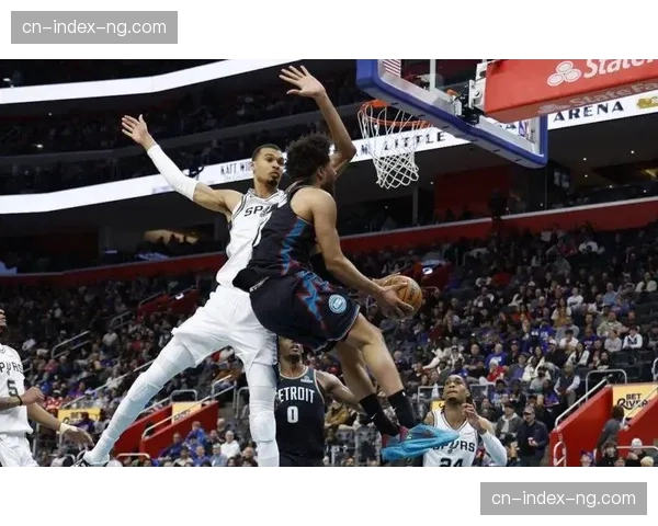 马刺延续强势表现稳居西部第二 文班亚马攻防两端展现超级新星潜力